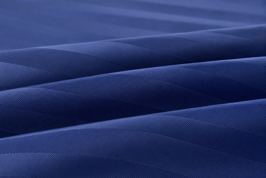 Lenjerie Bumbac Damasc Bleumarin Macro-Shot