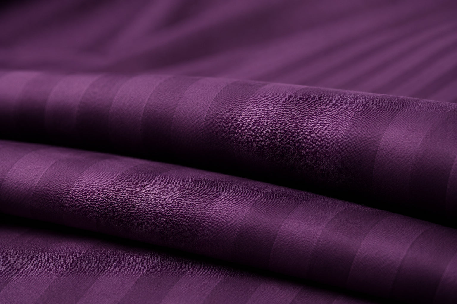 Lenjerie Bumbac Damasc Violet Macro-Shot