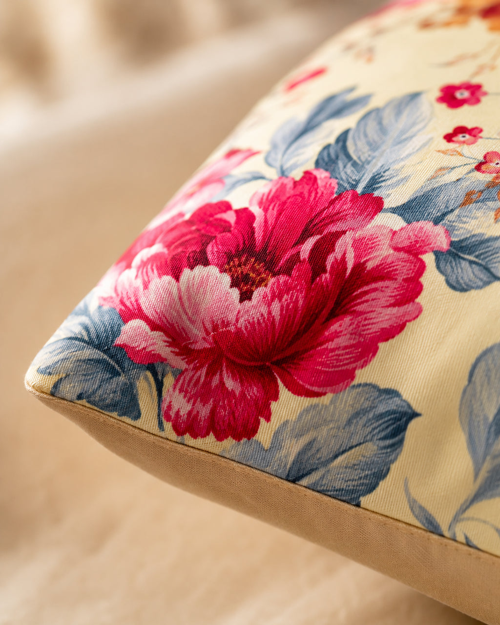 Set Perne Model Floral Close Up