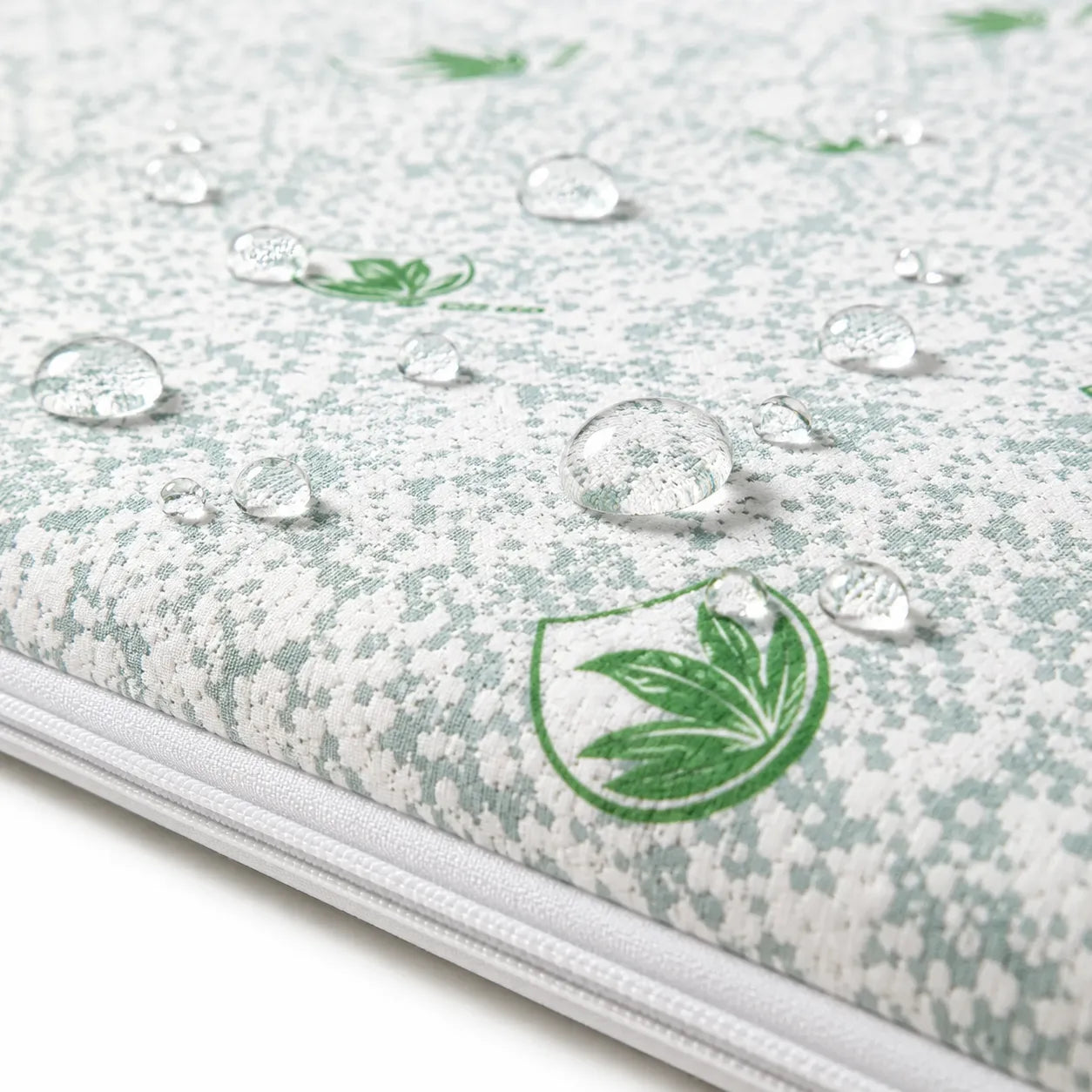 Suprafata waterproof topper Aloe Vera, lichidele nu patrund in saltea